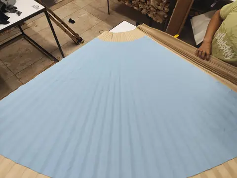 قطعة كلوش سماوي مكسّرة